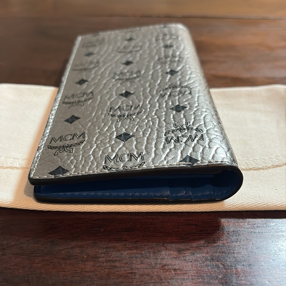 MCM Silver Visetos Long Bi-Fold Wallet - Picture 5 of 15
